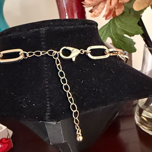 New CHANEL Limited Edition Camellia OR Star Charm on Clover 16” paperclip chain - Picture 9 of 12